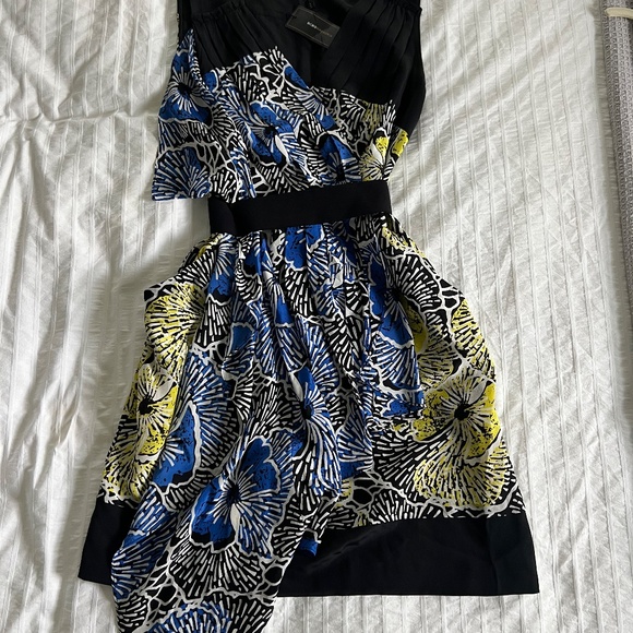 BCBG Max Azria Silk Geometric Dress - Picture 2 of 10